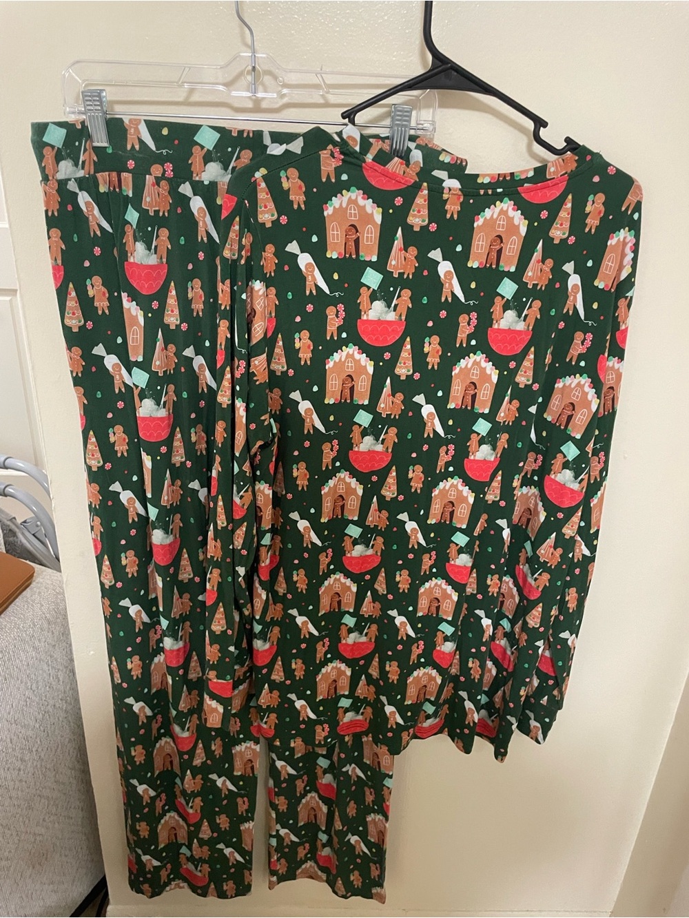 Adults Kiki & Lulu Holiday Themed Pajamas Size XL - Picture 11 of 11